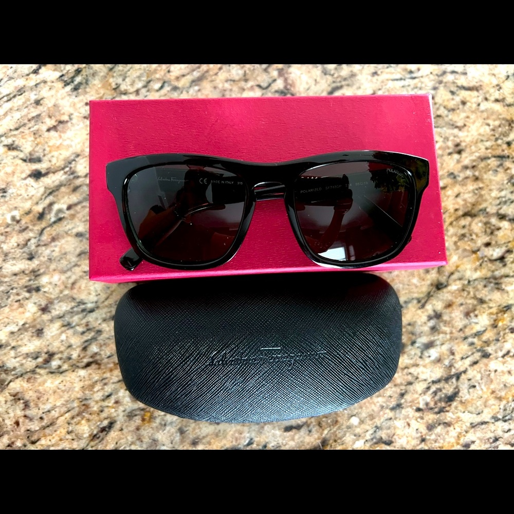 Brand new beautiful sunglasses - never worn - perfect condition